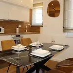 Apartman Mimica, Center *
