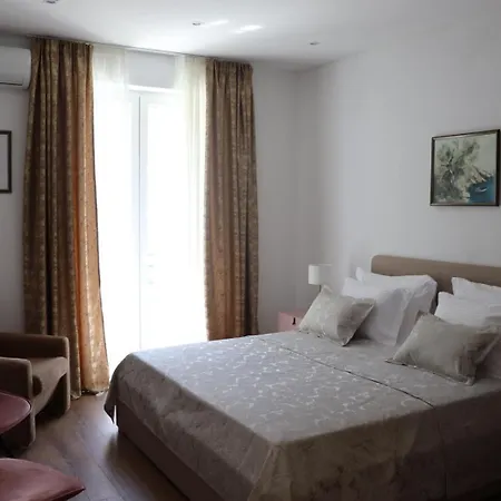 Appartement Mimica, Center Split