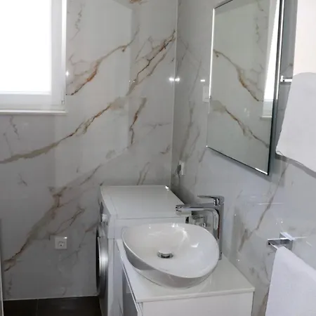 Mimica, Center Spalato